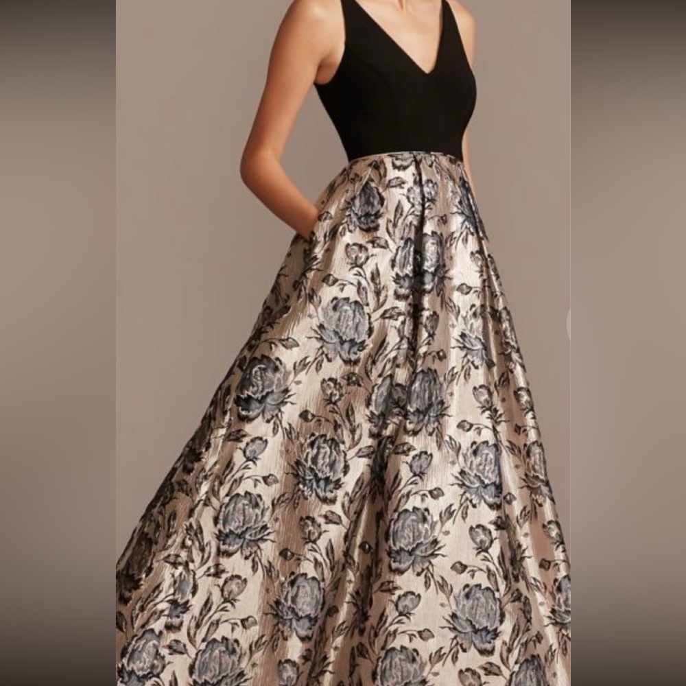 V-neck Ball gown